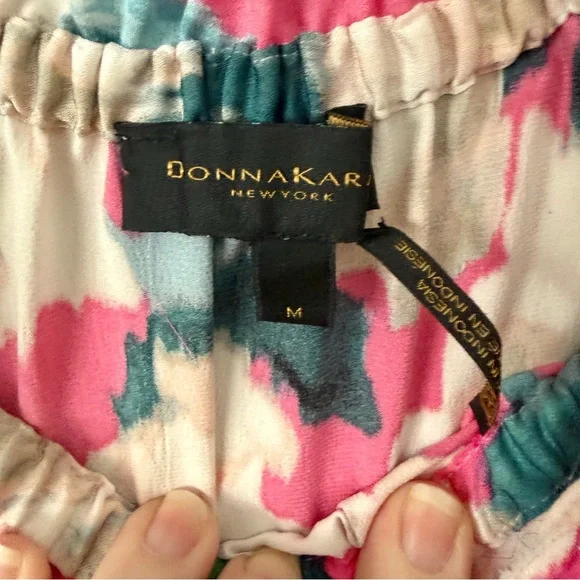 Donna Karan Romantic Elevated Basic Pink and Cream Floral Blouse - Picture 3 of 5